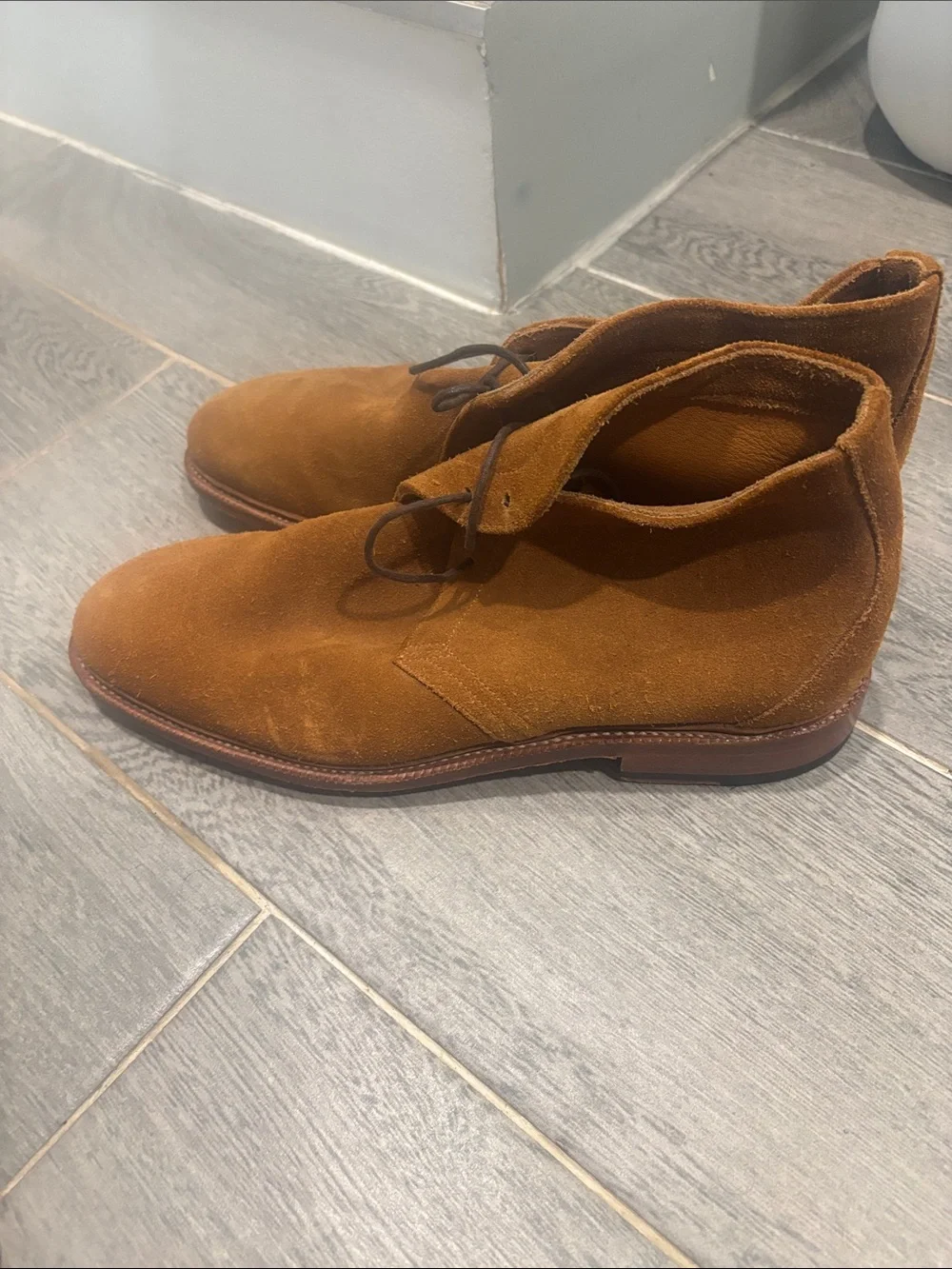 Meermin Tan Suede Chukka Boots